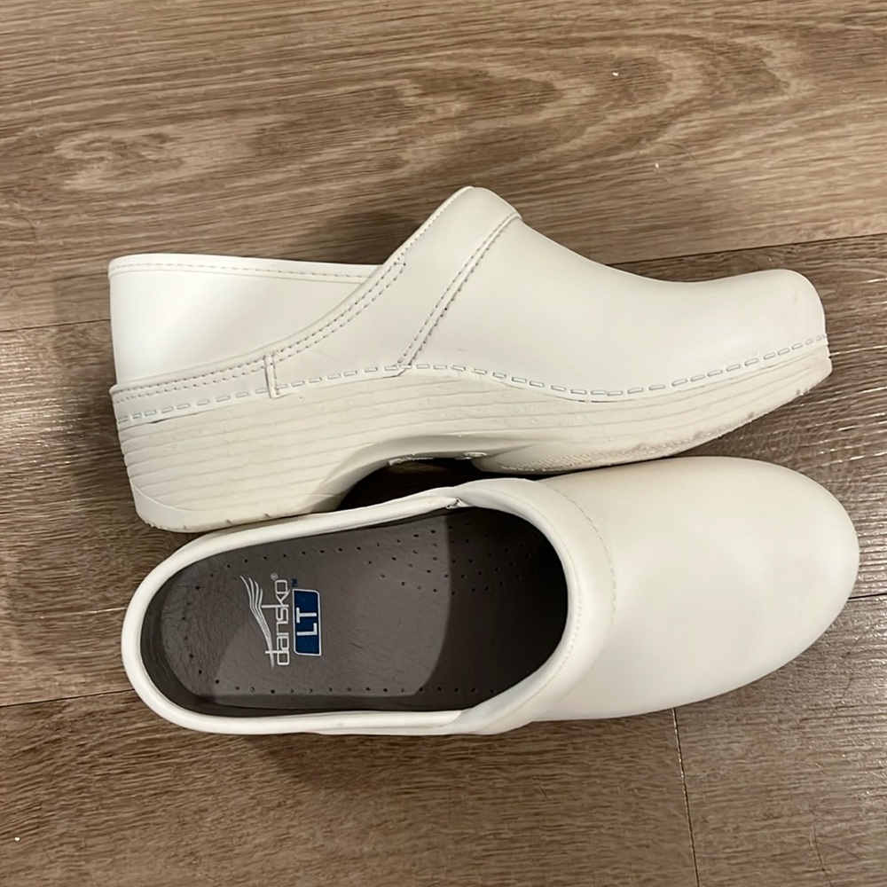 Dansko LT Pro Clogs, Size 39, White